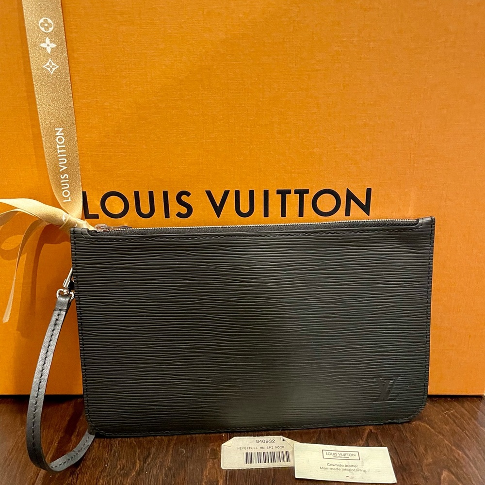 Authentic Louis Vuitton Epi Neverfull Pochette